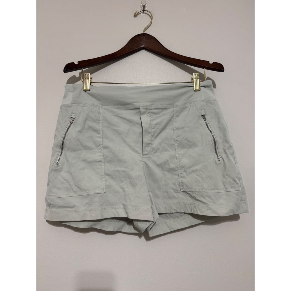 Athleta Trekkie North Shorts Women 12 Sage Green Ripstop Hiking Outdoor 4 Inseam